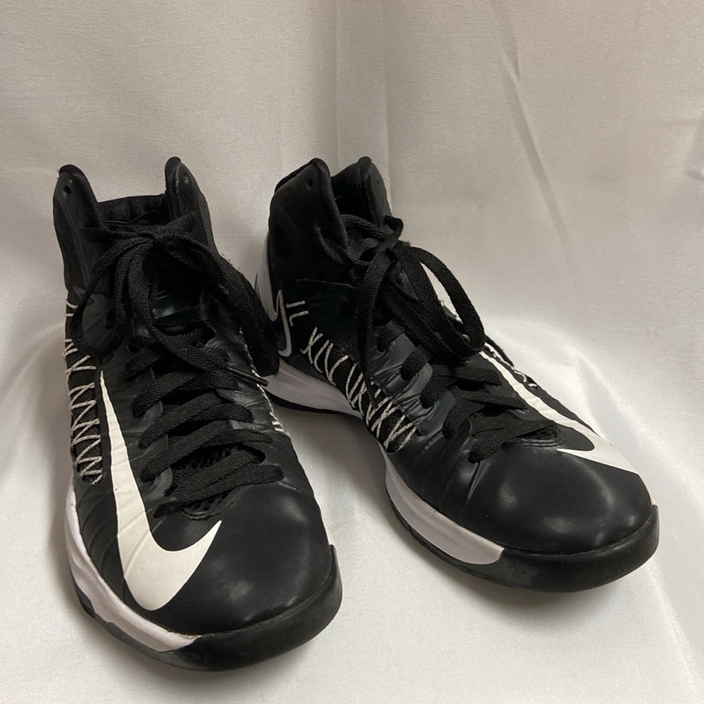 Nike HYPERDUNK Basketball Sneakers Black White Women's Size 8.5